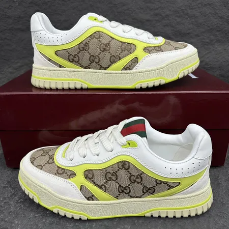 グッチ カジュアルシューズ