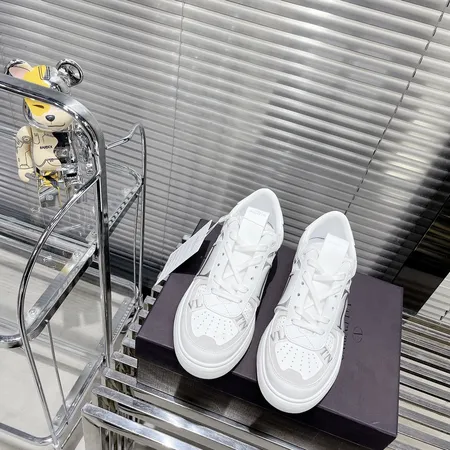 ヴァレンティノ カジュアルシューズ