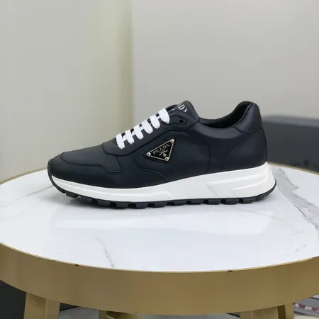 プラダ カジュアルシューズ