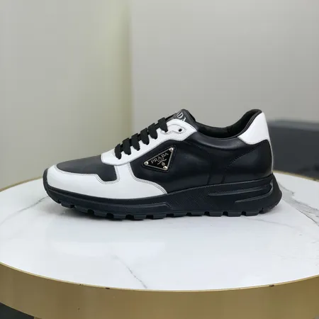 プラダ カジュアルシューズ