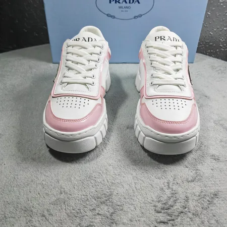 プラダ カジュアルシューズ