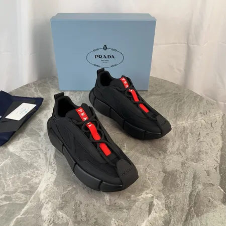 プラダ カジュアルシューズ