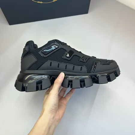 プラダ スニーカー