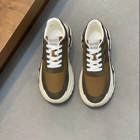 エルメス スニーカー