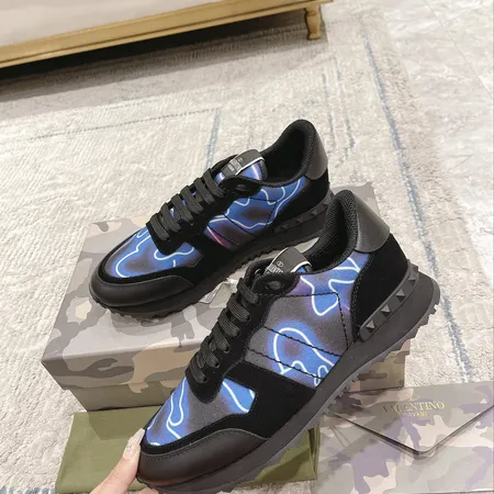 ヴァレンティノ スニーカー