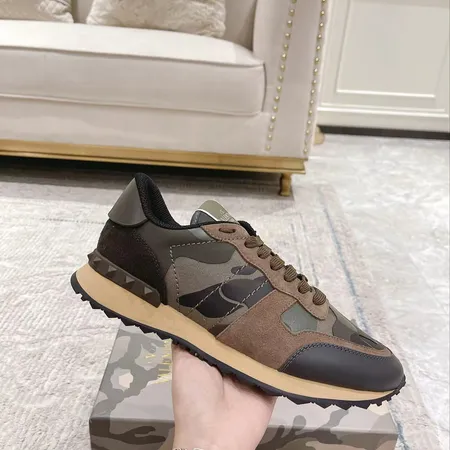 ヴァレンティノ スニーカー