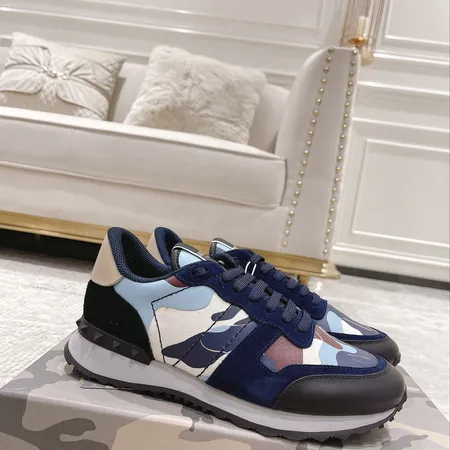 ヴァレンティノ スニーカー