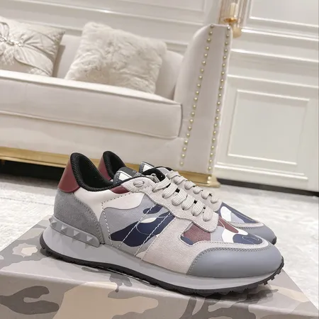 ヴァレンティノ スニーカー