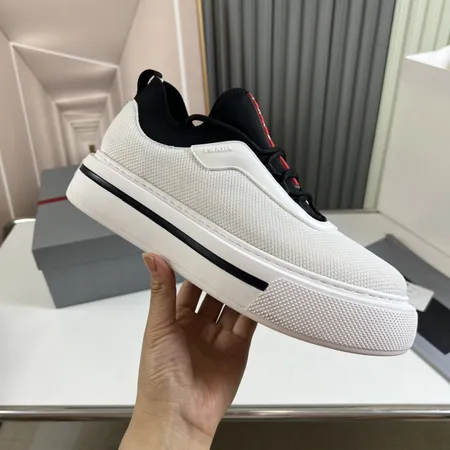 プラダ カジュアルシューズ