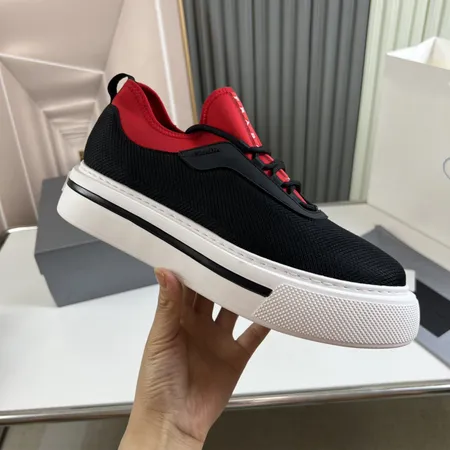 プラダ カジュアルシューズ