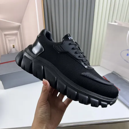 プラダ カジュアルシューズ