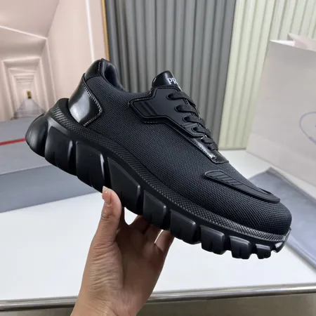 プラダ カジュアルシューズ