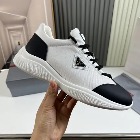 プラダ カジュアルシューズ