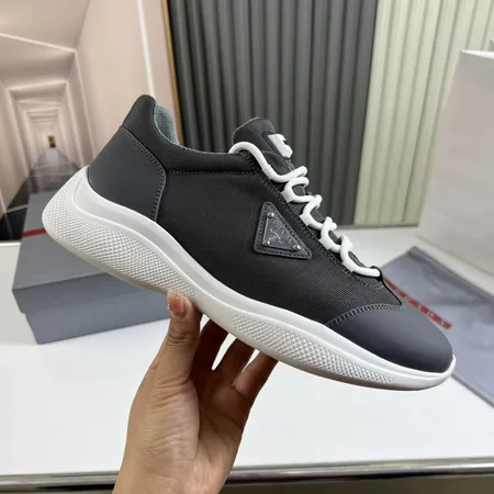 プラダ カジュアルシューズ