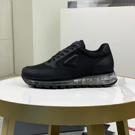 プラダ カジュアルシューズ