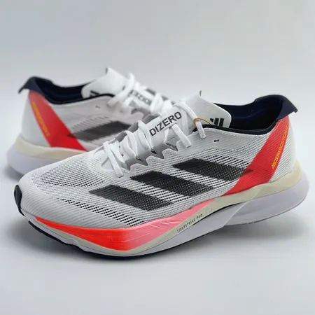 アディダス スニーカー