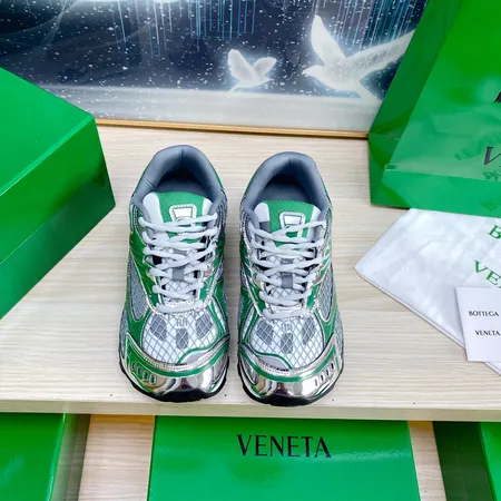 ボッテガ ヴェネタ カジュアルシューズ