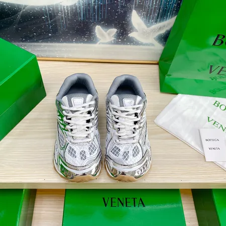 ボッテガ ヴェネタ カジュアルシューズ