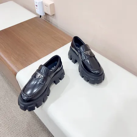 プラダ ビジネスシューズ