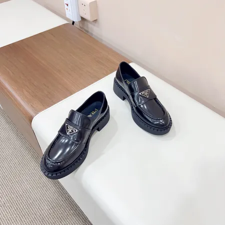 プラダ ビジネスシューズ