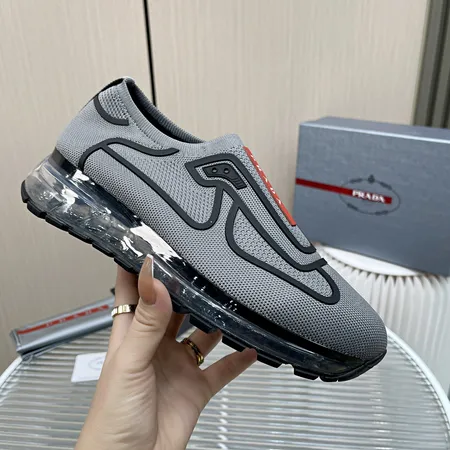 プラダ カジュアルシューズ