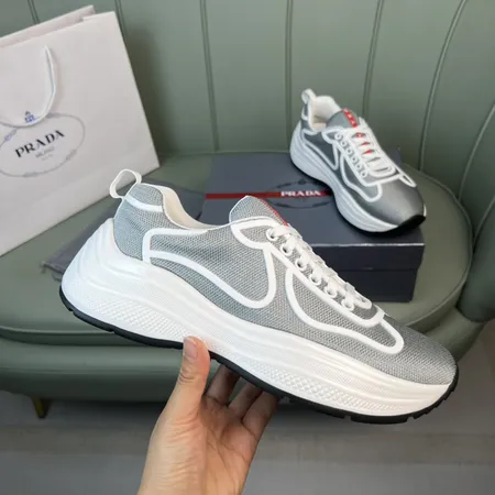 プラダ カジュアルシューズ