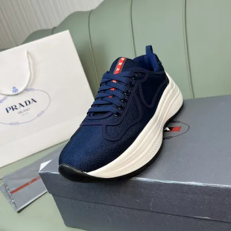 プラダ カジュアルシューズ