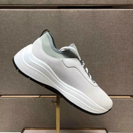 プラダ カジュアルシューズ