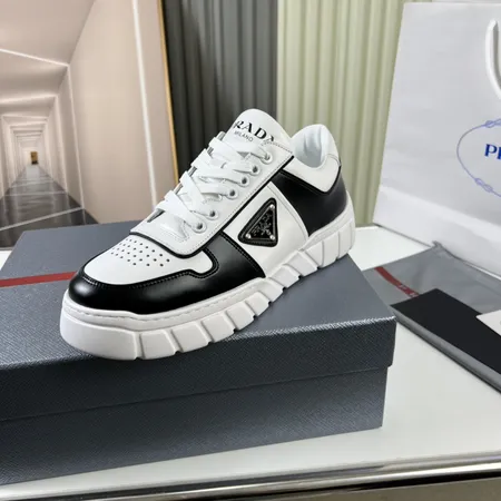 プラダ カジュアルシューズ