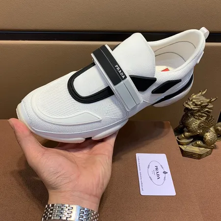 プラダ カジュアルシューズ