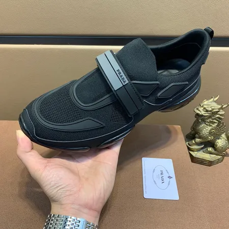 プラダ カジュアルシューズ