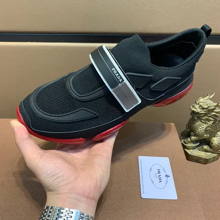 プラダ カジュアルシューズ