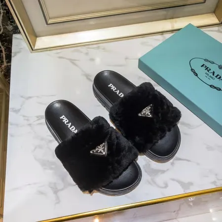 プラダ スリッパ