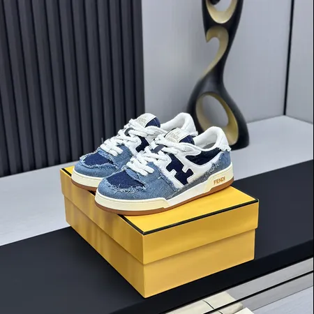 フェンディ カジュアルシューズ