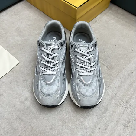 フェンディ スニーカー