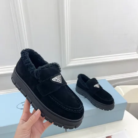 プラダ カジュアルシューズ