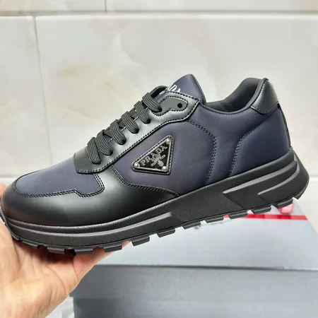 プラダ カジュアルシューズ