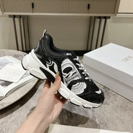 ディオール スニーカー