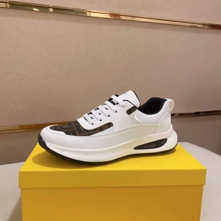 フェンディ カジュアルシューズ