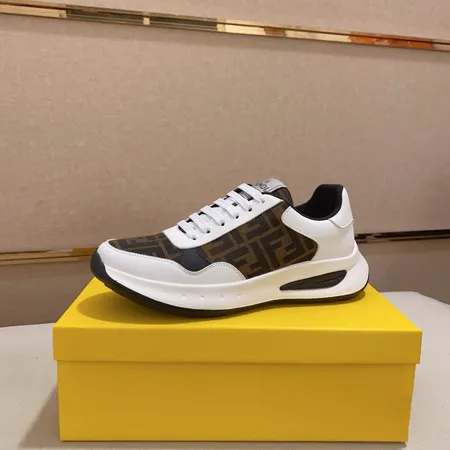 フェンディ カジュアルシューズ