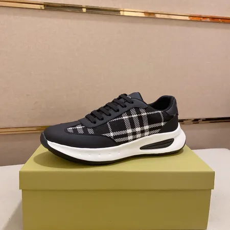 バーバリー ス カジュアルシューズ