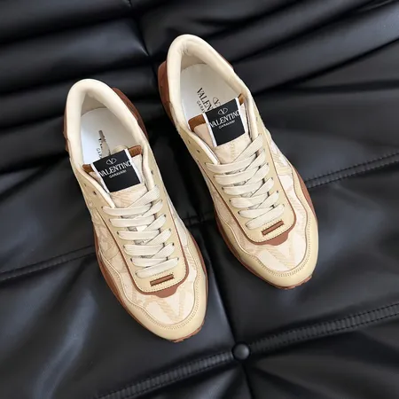 ヴァレンティノ スニーカー