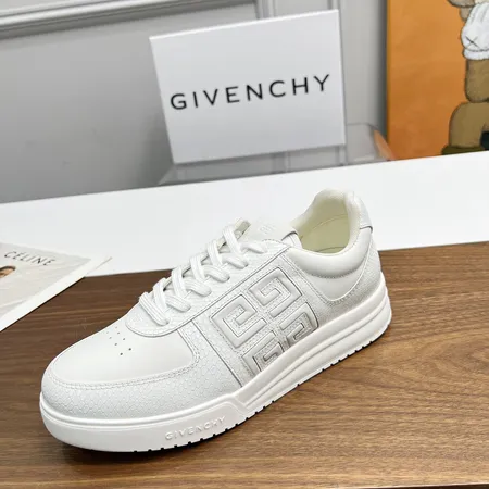 ジバンシィ カジュアルシューズ