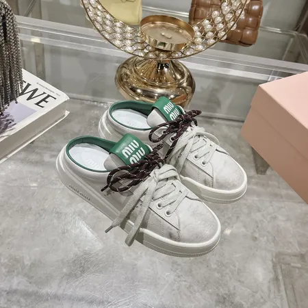 ミュウミュウ カジュアルシューズ