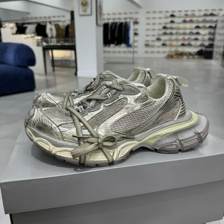 バレンシアガ スニーカー