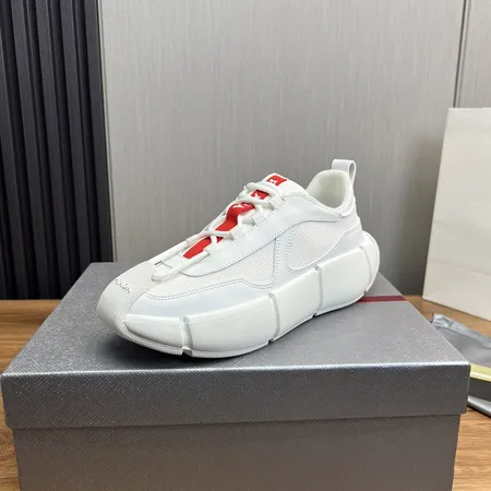 プラダ カジュアルシューズ