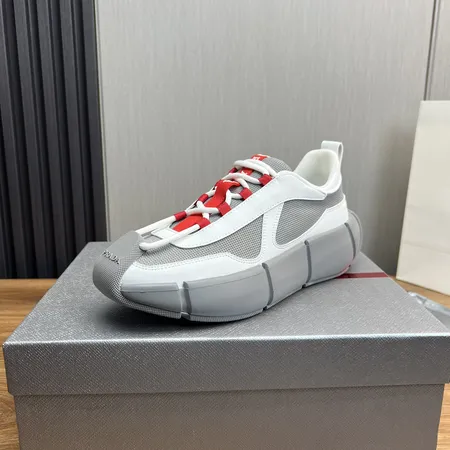 プラダ カジュアルシューズ