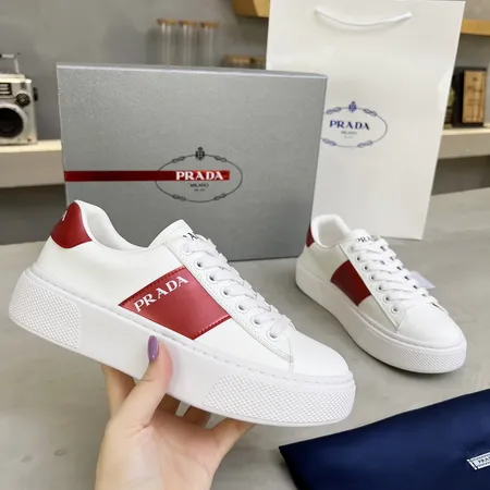 プラダ カジュアルシューズ