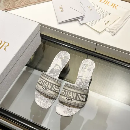 ディオール スリッパ
