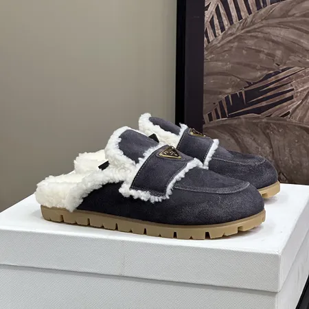 プラダ スリッパ